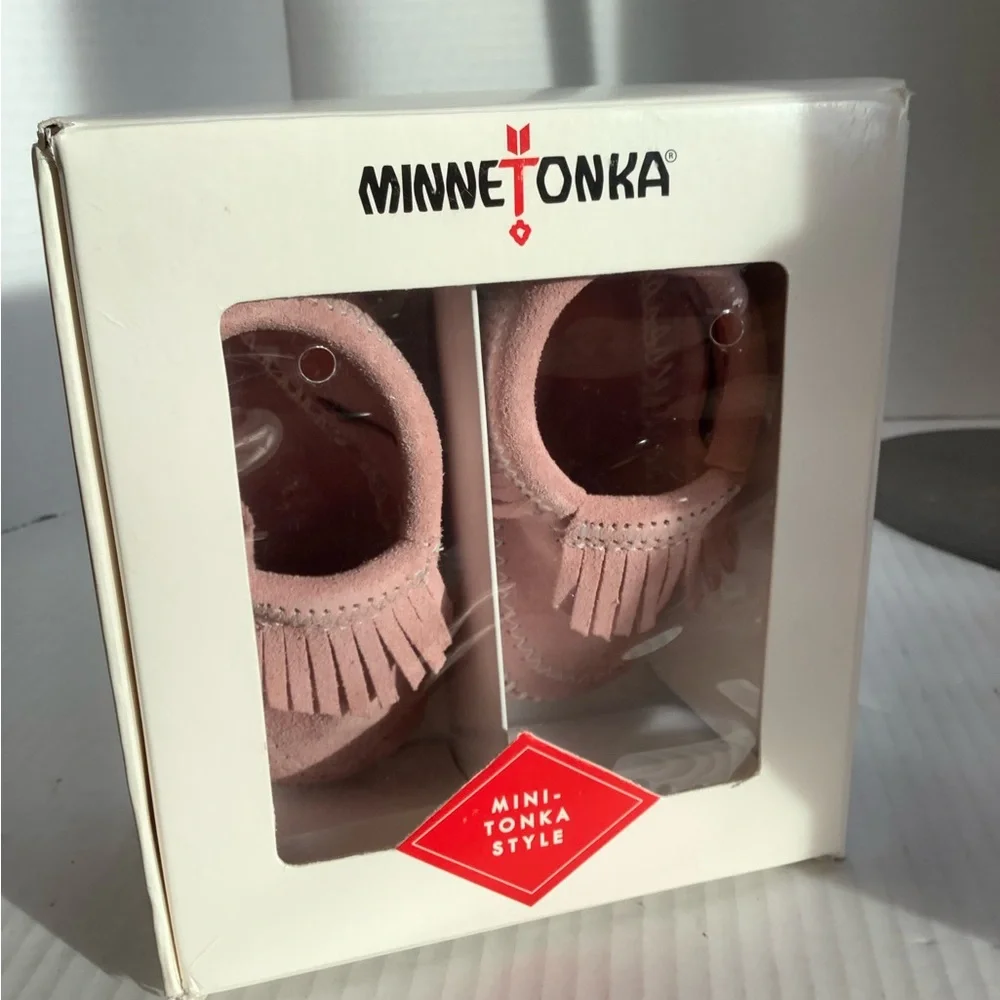 Minnetonka Baby Moccasins Size 3 leather, pink